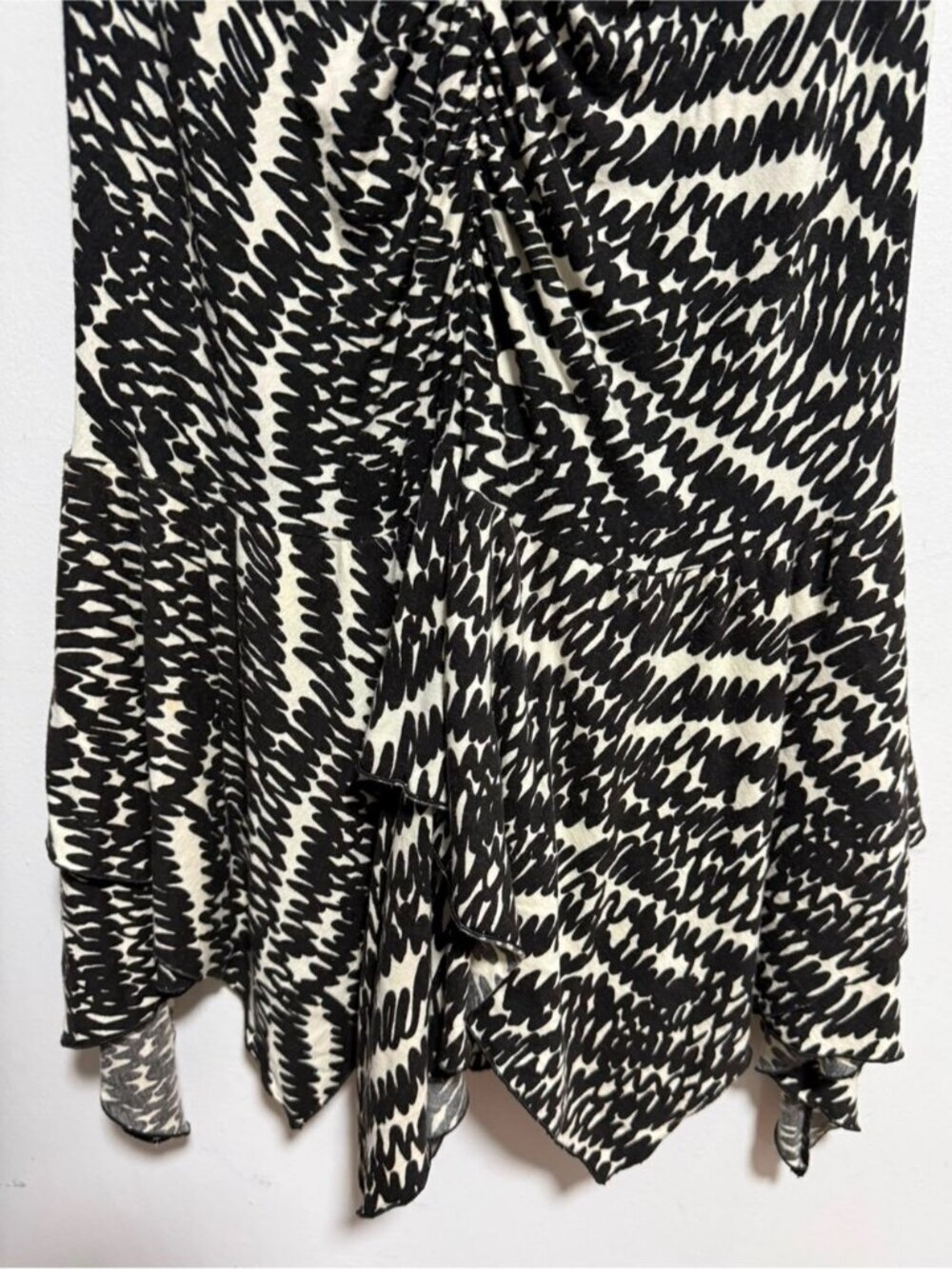 Vintage Betsy Johnson Black / Brown & Cream Abstract Handkerchief Dress Large - Picture 8 of 12